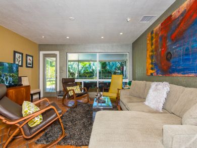Fort Lauderdale Vacation Home Two Bedrooms with Private Pool