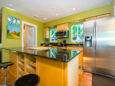 Fort Lauderdale Vacation Home Two Bedrooms with Private Pool
