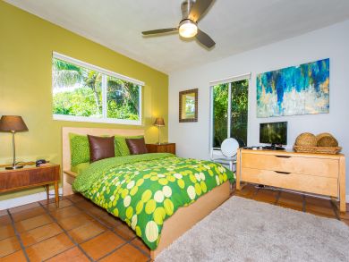 Fort Lauderdale Vacation Home Two Bedrooms with Private Pool
