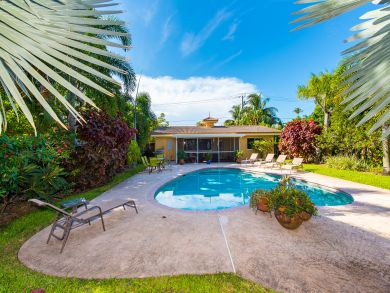 Fort Lauderdale Vacation Home Two Bedrooms with Private Pool