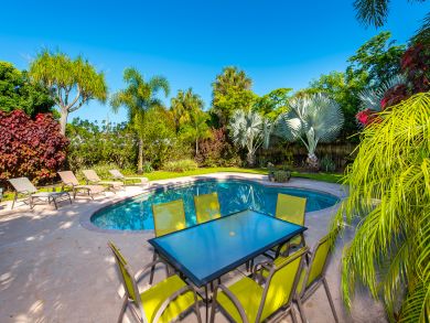 Fort Lauderdale Vacation Home Two Bedrooms with Private Pool