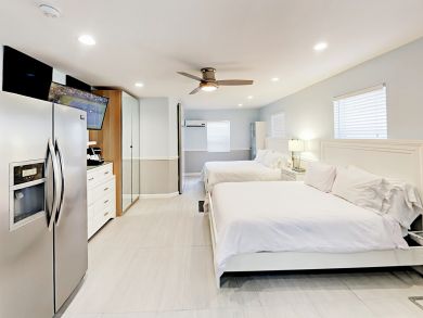 Hollywood Condo 917161