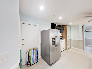 Hollywood Condo 917161