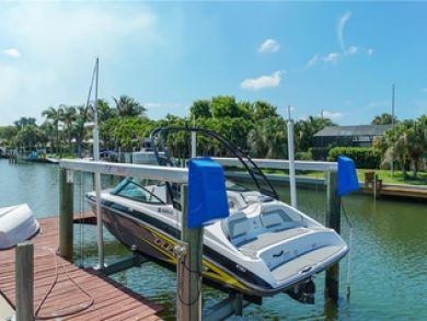 Holmes Beach Vacation Home Sleeps Seven Guests.