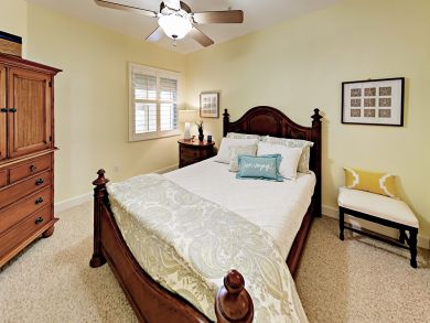 Stunning Rental Fabulous Amenities.