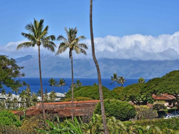 Kaanapali Vacation Condo Sleeps Eight Guests,