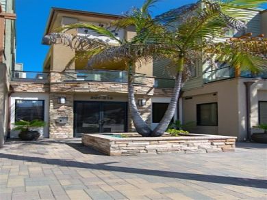 Mission Beach Vacation Condo Sleeps Six Guests.
