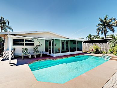 Vacation Home in Indian Rocks Private Pool Walk To Beach