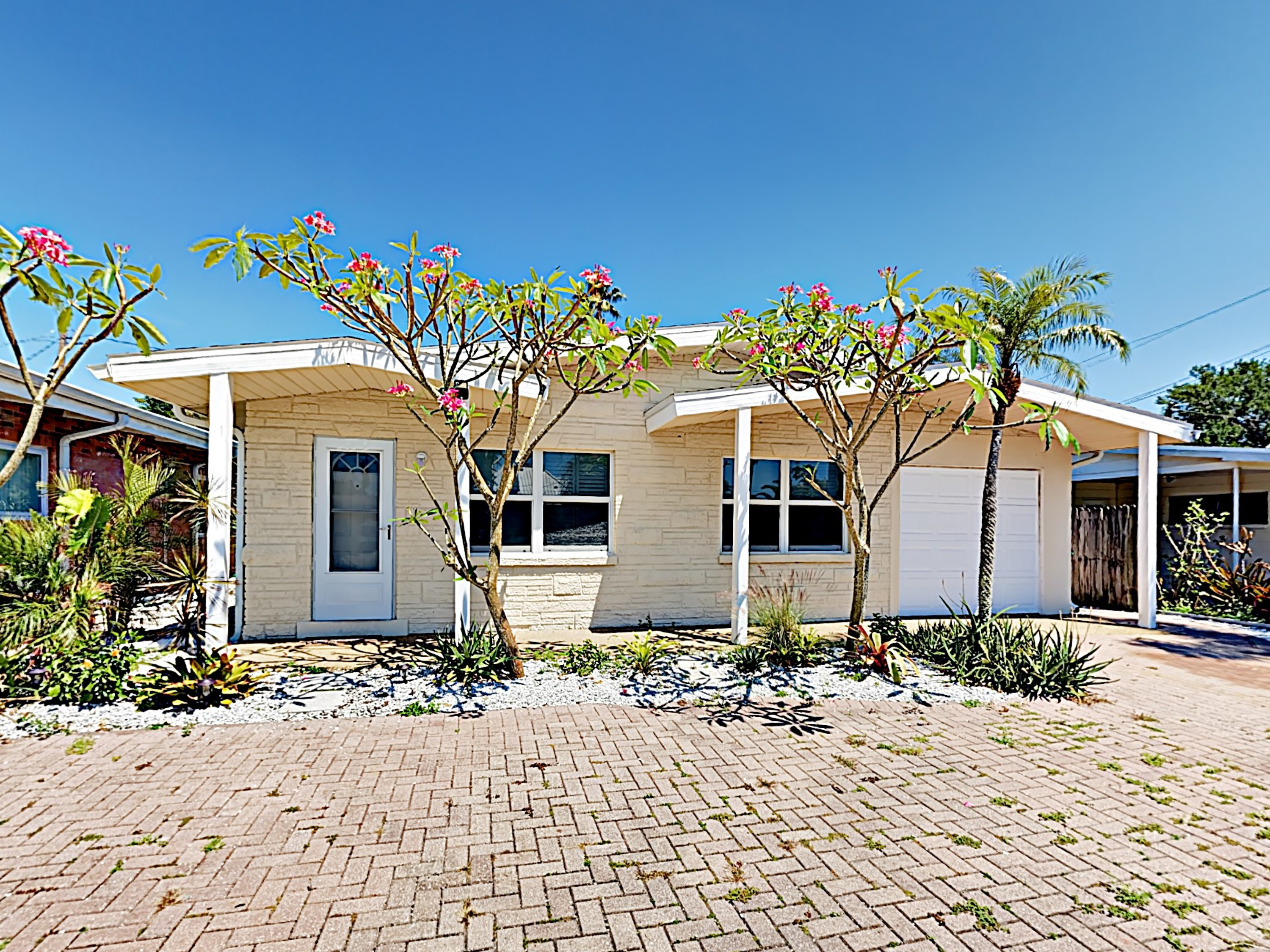 Vacation Home in Indian Rocks Private Pool Walk To Beach