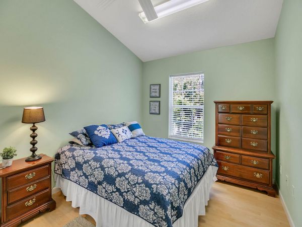 Tarpon Springs 8 Bedrooms in 2 Duplexes & 2 Private Pools
