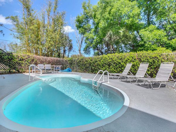 Tarpon Springs 8 Bedrooms in 2 Duplexes & 2 Private Pools