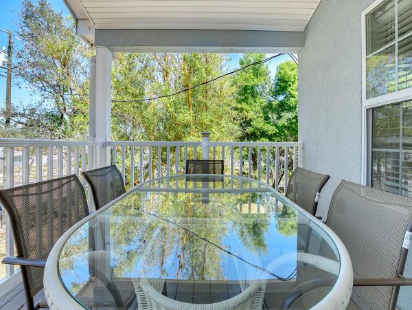 Tarpon Springs 8 Bedrooms in 2 Duplexes & 2 Private Pools
