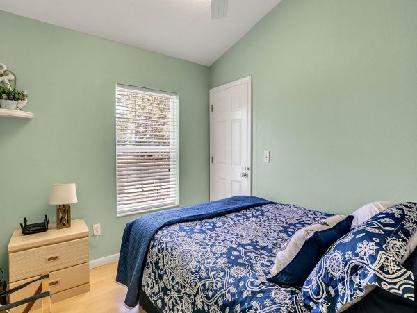 Tarpon Springs 8 Bedrooms in 2 Duplexes & 2 Private Pools