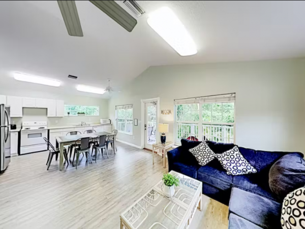 Tarpon Springs 8 Bedrooms in 2 Duplexes & 2 Private Pools