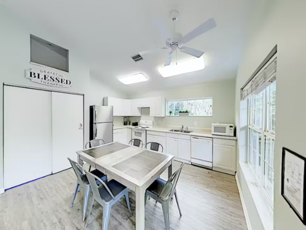 Tarpon Springs 8 Bedrooms in 2 Duplexes & 2 Private Pools