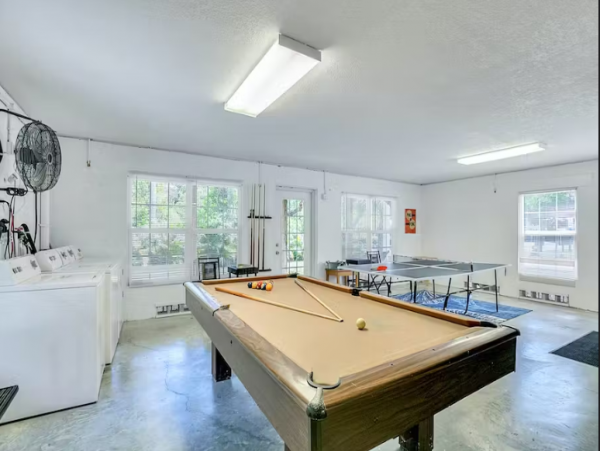 Tarpon Springs 8 Bedrooms in 2 Duplexes & 2 Private Pools