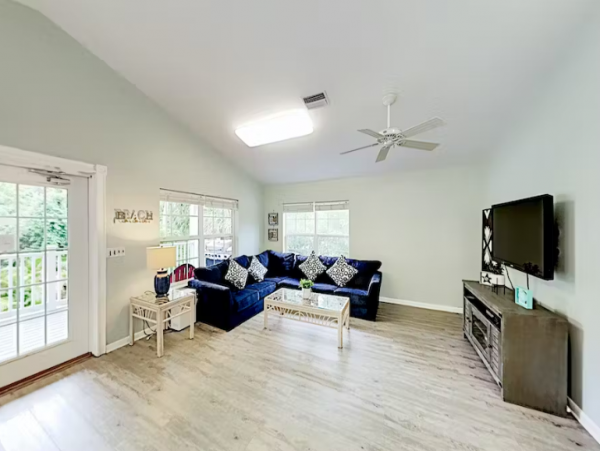 Tarpon Springs 8 Bedrooms in 2 Duplexes & 2 Private Pools