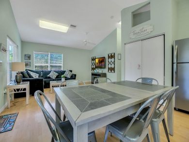 Large Duplex in Fascinating Area, Sleeps 11 Guests!