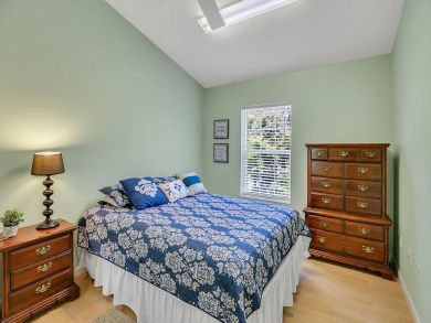 Large Duplex in Fascinating Area, Sleeps 11 Guests!
