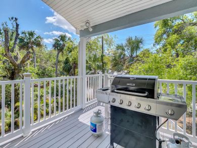 Large Duplex in Fascinating Area, Sleeps 11 Guests!