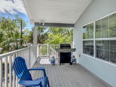 Large Duplex in Fascinating Area, Sleeps 11 Guests!