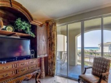 Santa Rosa Beach Vacation Condo Sleeps Six Guests.