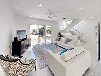 Four Bedroom Vacation Home in Pompano Beach Sleeps 8