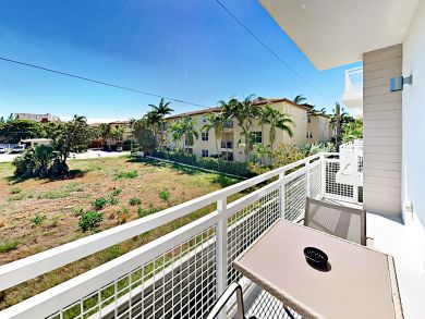 Four Bedroom Vacation Home in Pompano Beach Sleeps 8
