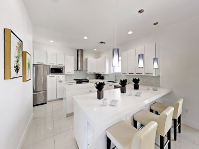 Four Bedroom Vacation Home in Pompano Beach Sleeps 8