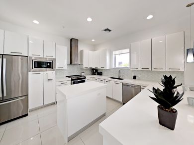 Four Bedroom Vacation Home in Pompano Beach Sleeps 8