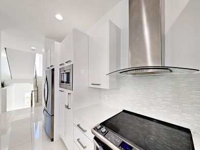 Four Bedroom Vacation Home in Pompano Beach Sleeps 8