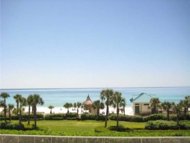 Destin Vacation Condo Sleeps Six Guests Partial Gulf Views