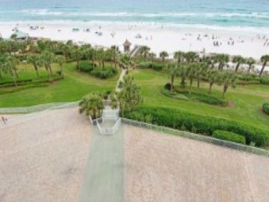 Destin Vacation Condo Sleeps Six Guests Partial Gulf Views