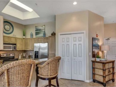 Destin Vacation Condo Sleeps Six Guests Partial Gulf Views