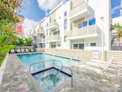 Luxury Four Bedroom Townhome with Shared Pool & Gym Access