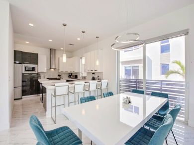 Luxury Four Bedroom Townhome with Shared Pool & Gym Access