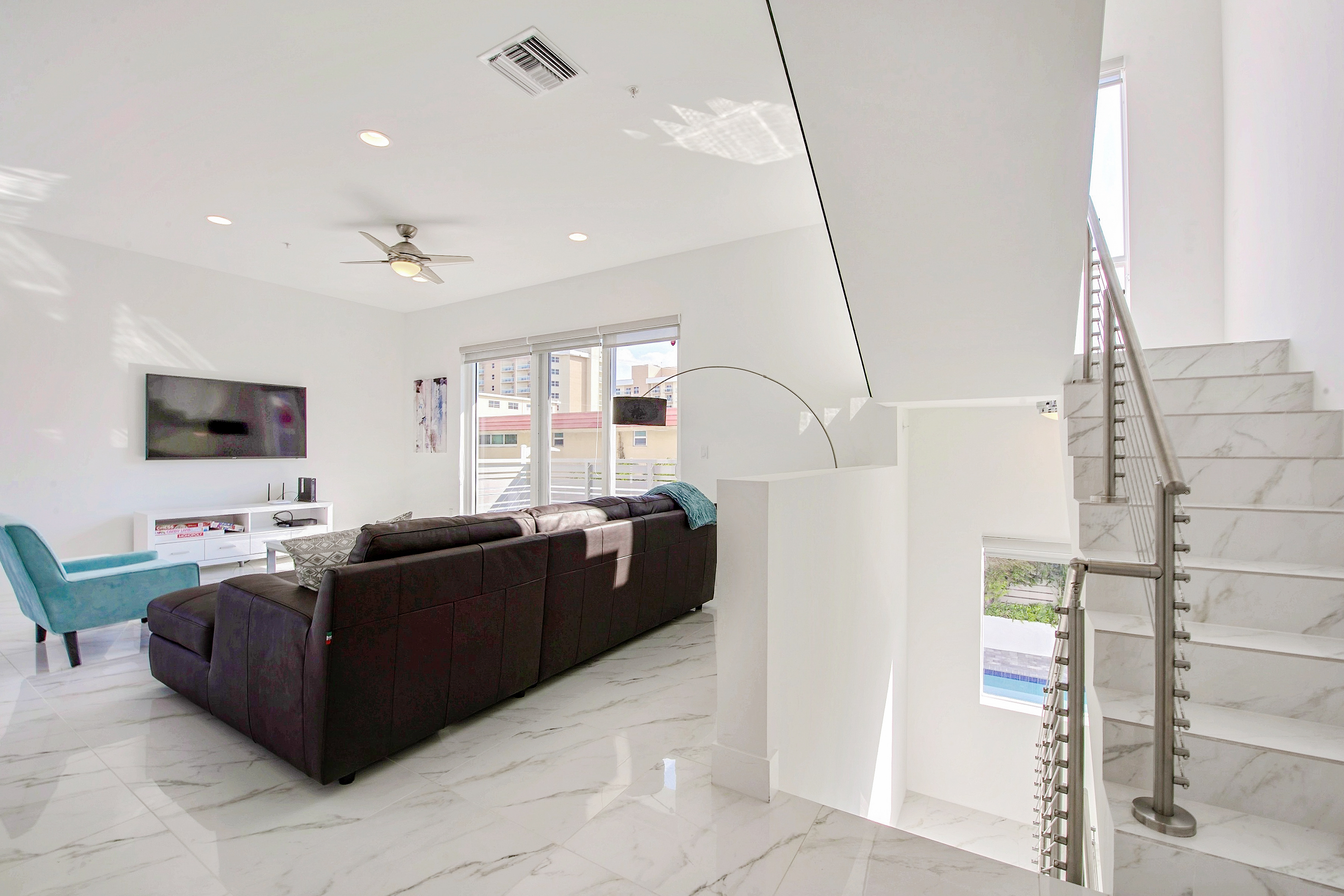 Luxury Four Bedroom Townhome with Shared Pool & Gym Access