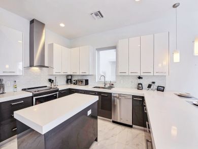Luxury Four Bedroom Townhome with Shared Pool & Gym Access