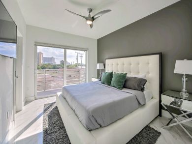 Luxury Four Bedroom Townhome with Shared Pool & Gym Access