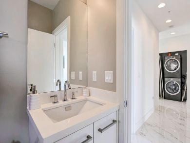 Luxury Four Bedroom Townhome with Shared Pool & Gym Access
