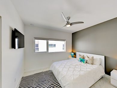 Luxury Four Bedroom Townhome with Shared Pool & Gym Access