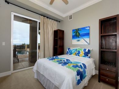 Lahaina Vacation Home Sleeps Ten Guests. Out Door Bar/Oasis