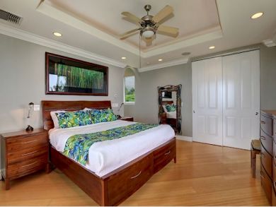 Lahaina Vacation Home Sleeps Ten Guests. Out Door Bar/Oasis