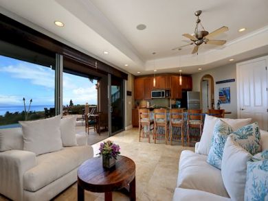 Lahaina Vacation Home Sleeps Ten Guests. Out Door Bar/Oasis