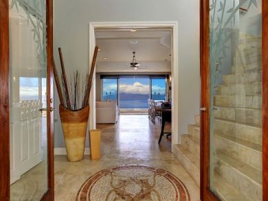 Lahaina Vacation Home Sleeps Ten Guests. Out Door Bar/Oasis