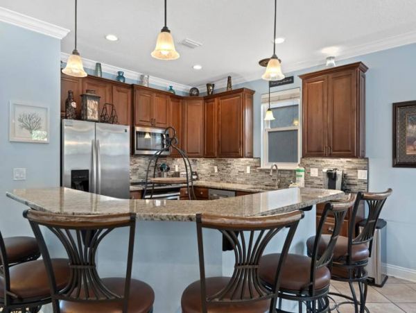 Crystal Beach Vacation Home Sleeps Twelve Guests.