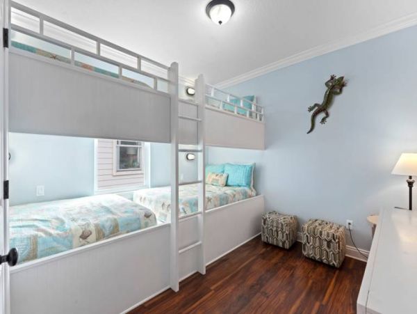 Crystal Beach Vacation Home Sleeps Twelve Guests.