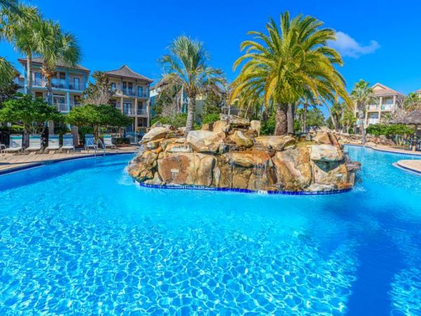 Crystal Beach Vacation Home Sleeps Twelve Guests.