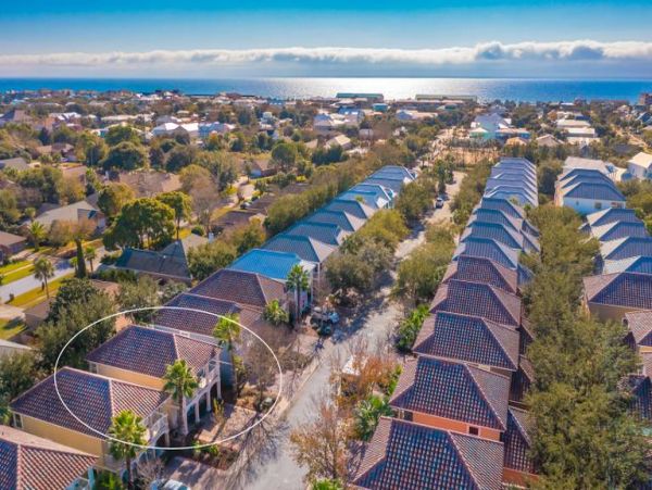 Crystal Beach Vacation Home Sleeps Twelve Guests.