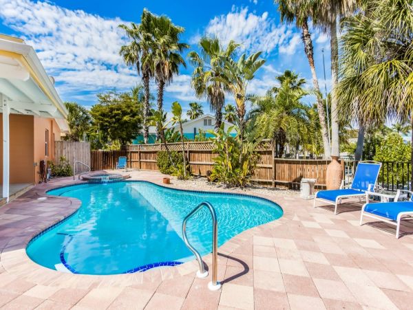 Anna Maria Vacation 3 Bedroom Home, Private Pool